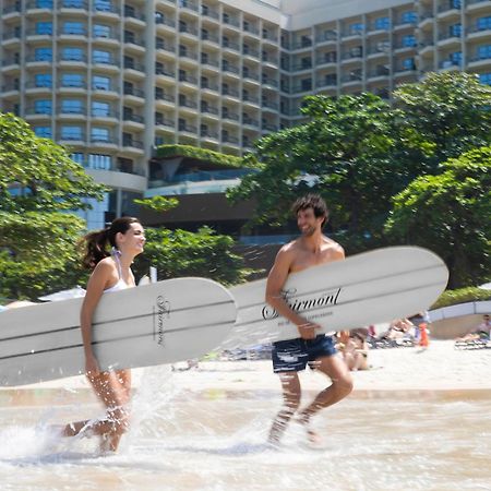 Fairmont Rio De Janeiro Copacabana Esterno foto Surfers at the Sheraton Grand