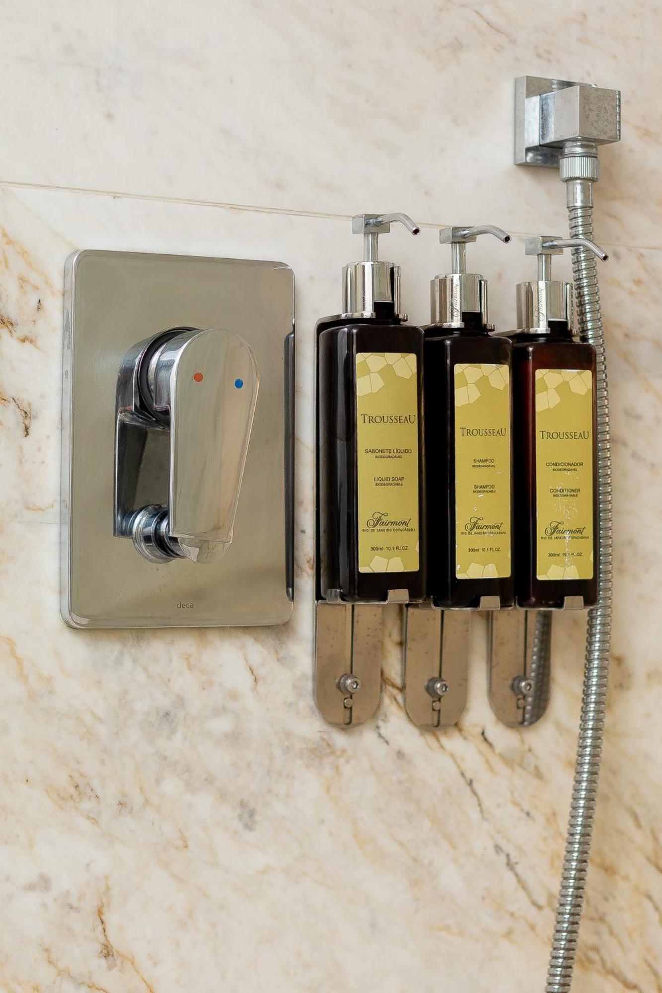 Fairmont Rio De Janeiro Copacabana Esterno foto A shower system