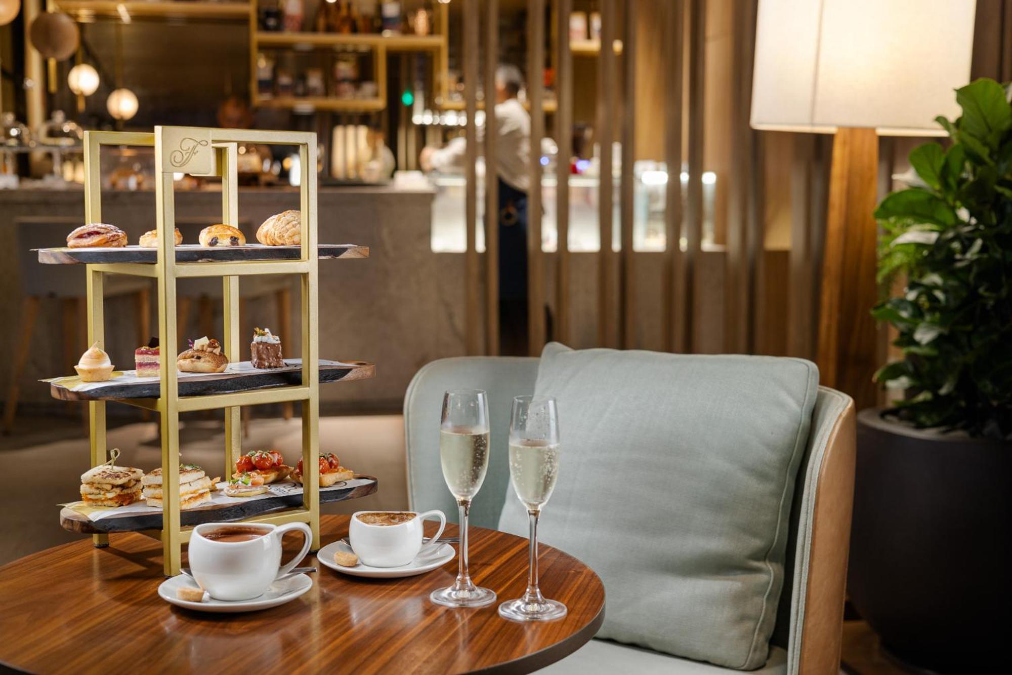 Fairmont Rio De Janeiro Copacabana Esterno foto Afternoon tea at the Ritz-Carlton, DIFC, Dubai